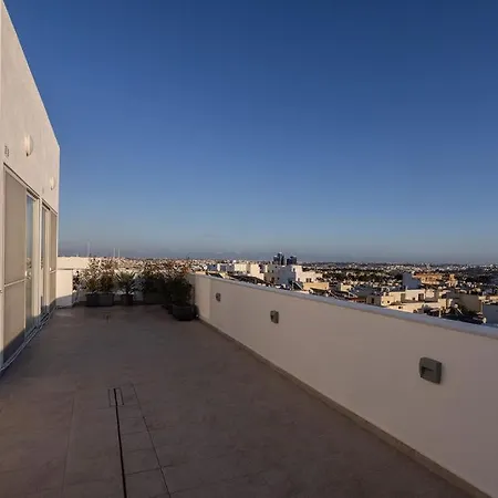 Bed & Breakfast The View Penthouse Lija