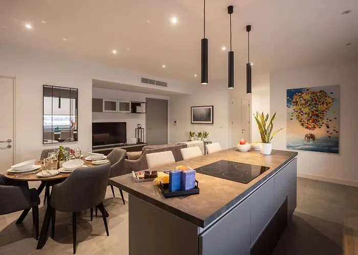 فندق مبيت وإفطار The View Penthouse 4*