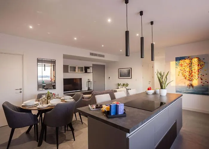 The View Penthouse فندق مبيت وإفطار Lija