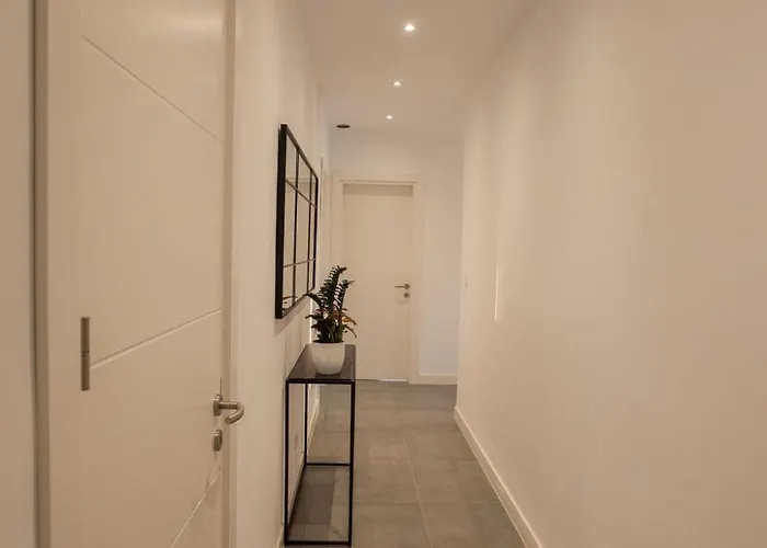 The View Penthouse 4*