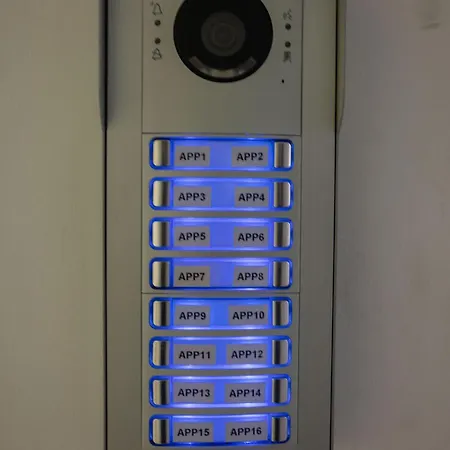 The View Penthouse Couette-café Lija