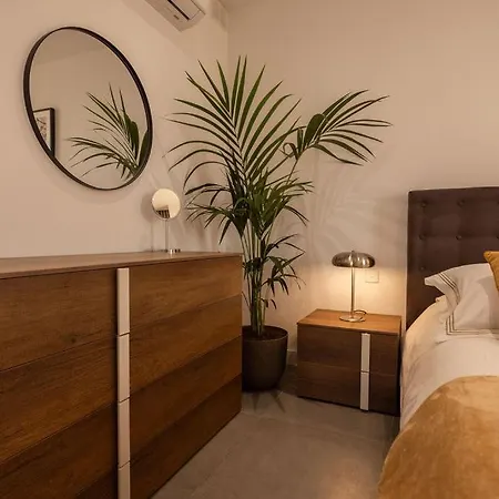 Bed & Breakfast The View Penthouse 4*