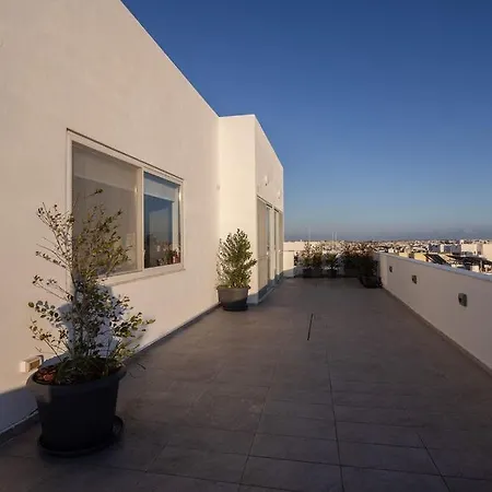 The View Penthouse Couette-café