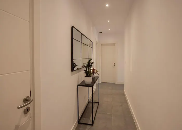 The View Penthouse 4*