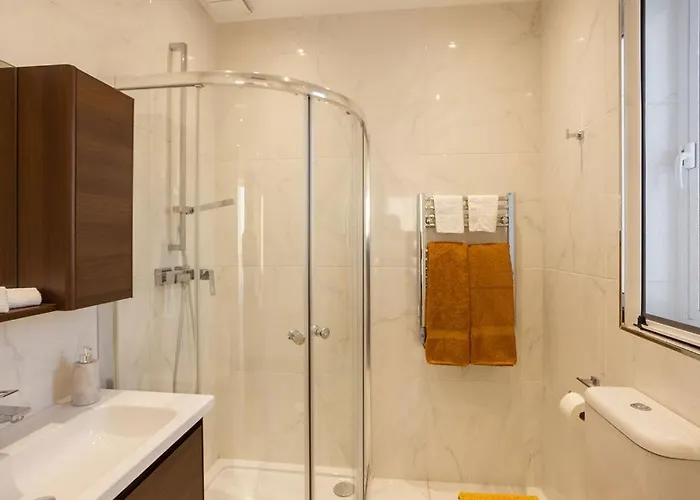 The View Penthouse Couette-café Lija