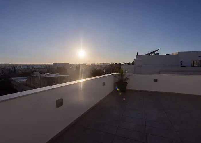 The View Penthouse Bed and Breakfast Lija